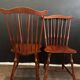Paire de chaises Windsor à fuseaux