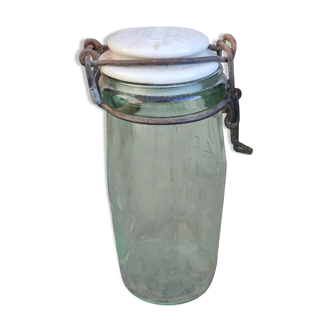 Glass ideal jar