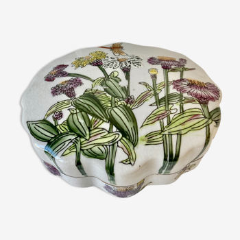 Porcelain box decoration flowers