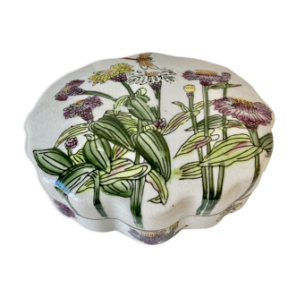 Porcelain box decoration flowers