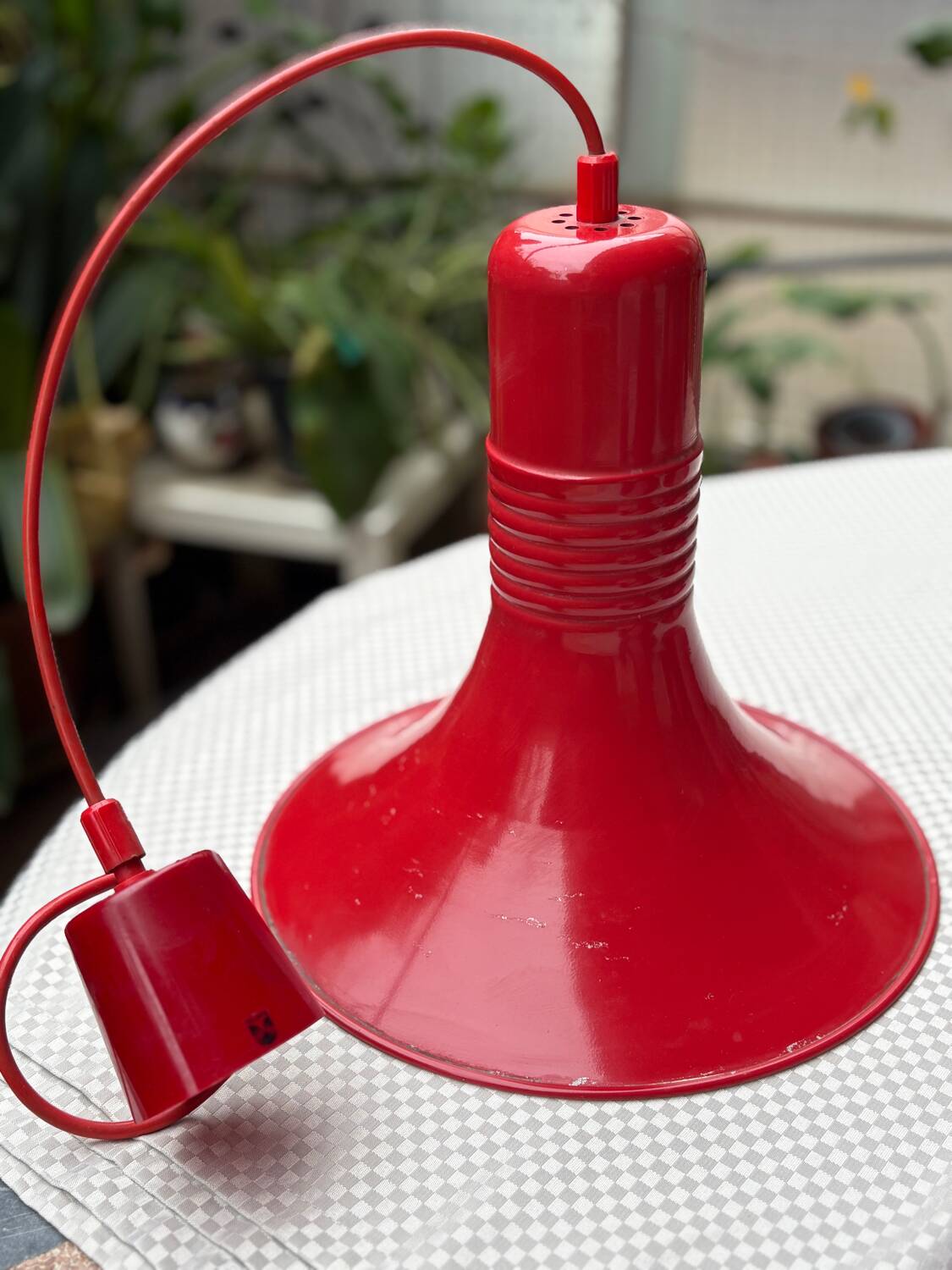 Ensemble de 5 suspensions vintage "formas" (espagne) – acier laqué rouge – état