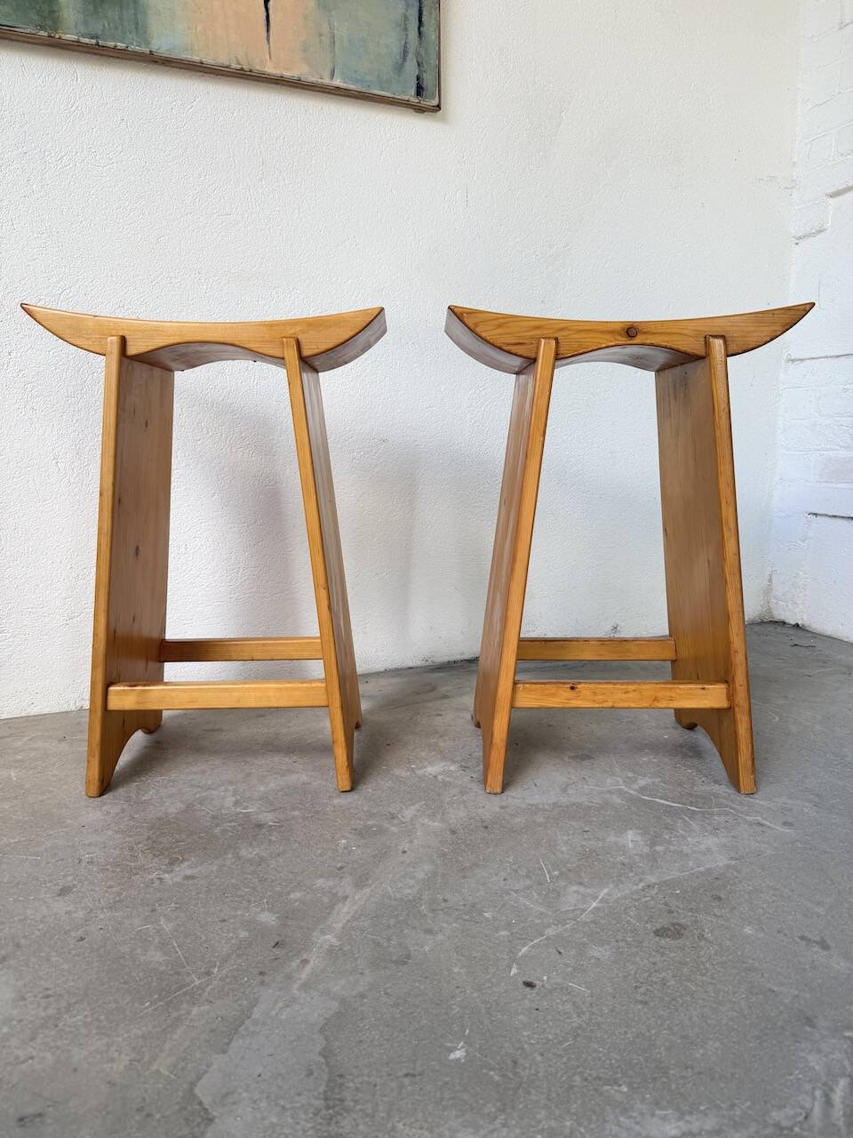 Scandinavian pine stools with Japanese inspiration.