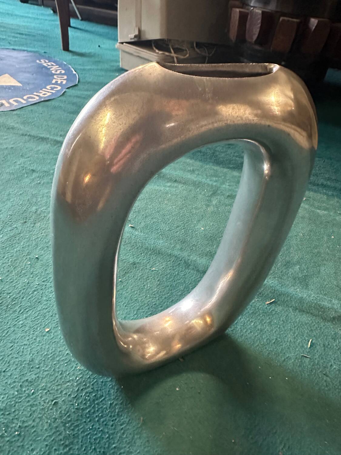 Aluminium cast vase
