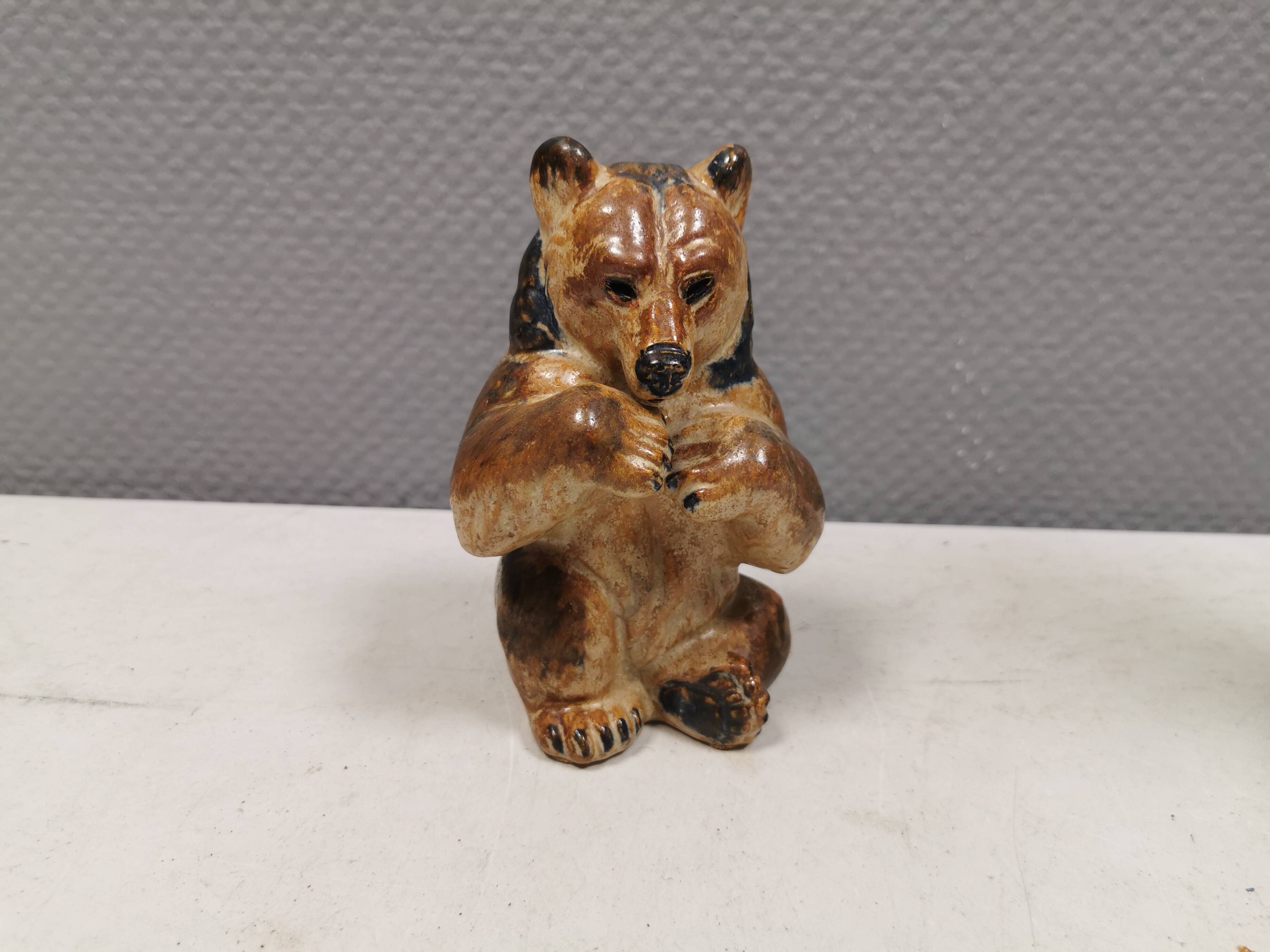 Beautiful ceramic bear by Arne Ingdam. Denmark, 1960s-70s.