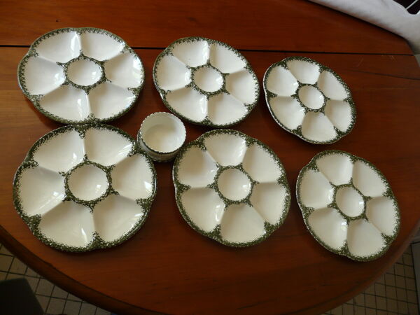 6 assiettes à huîtres, 1 ramequin et 1 coupelle de la manufacture Gien