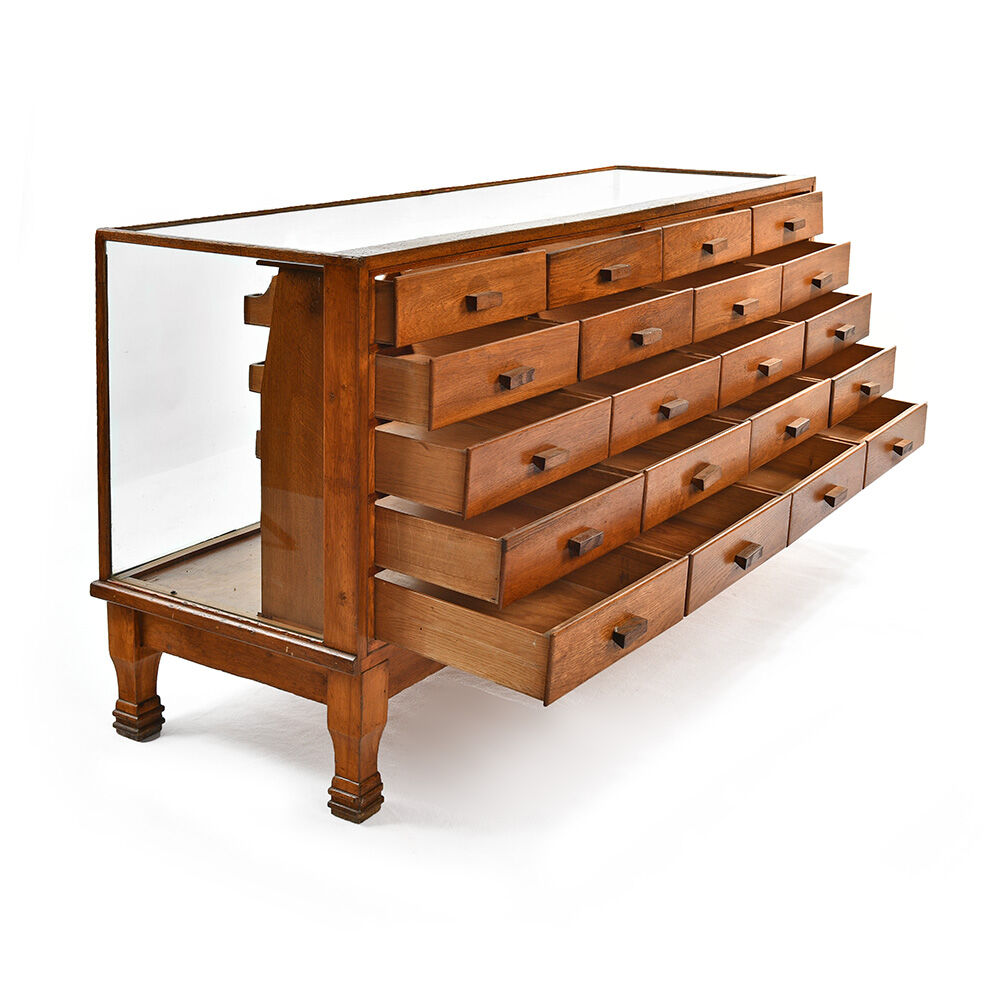 20 drawer shirt display