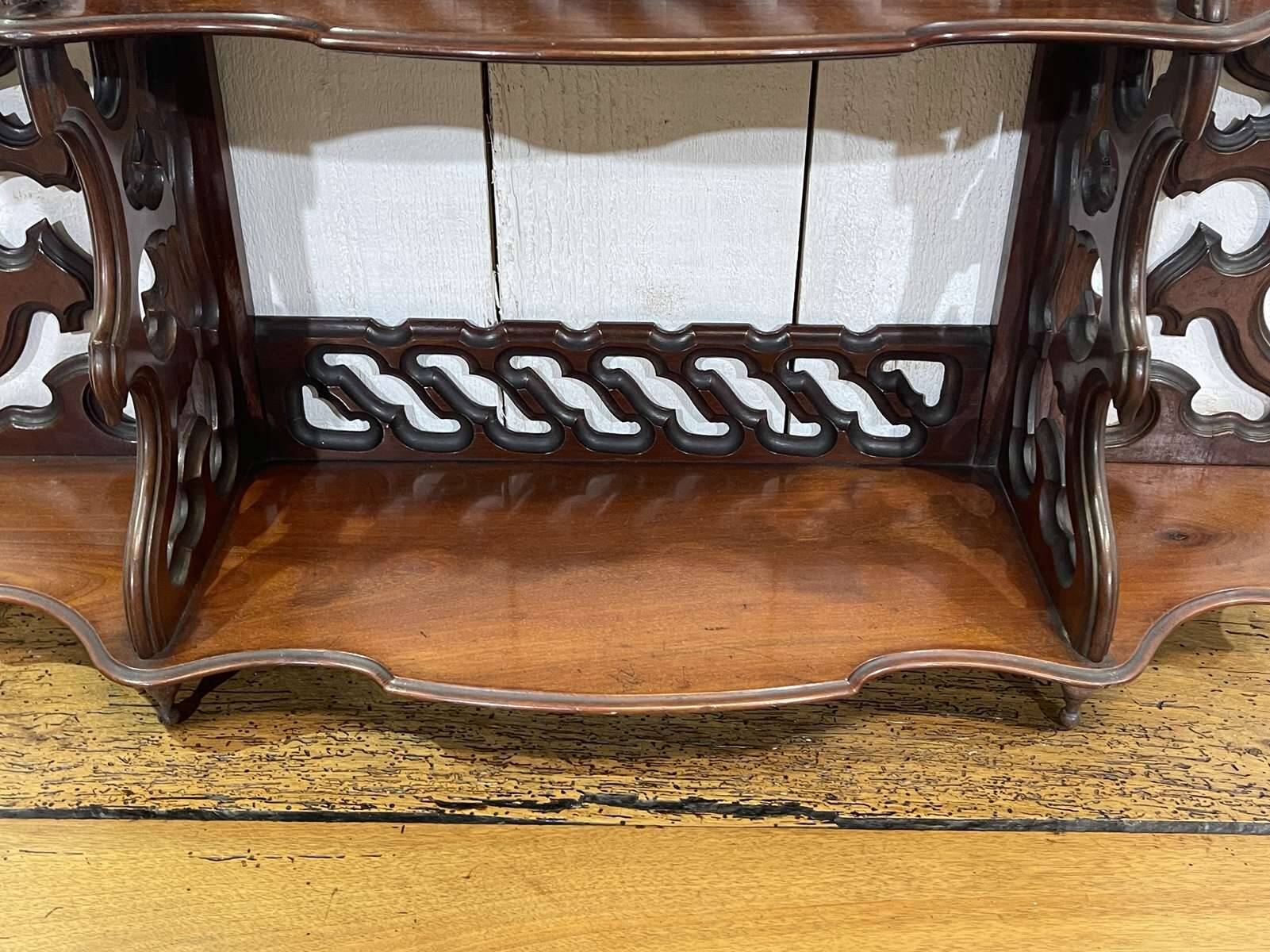 Etagère en acajou fin XIXème à poser ou suspendre