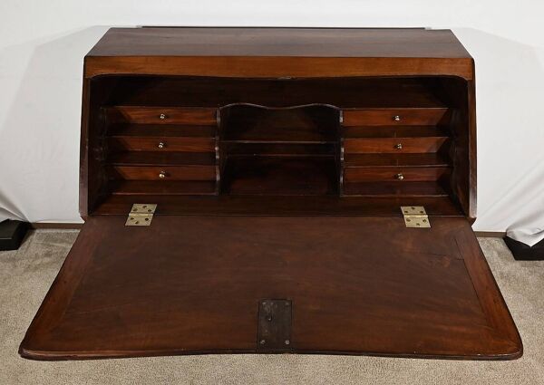 Petit Bureau de Port en Acajou de Cuba, époque Louis XV – XVIIIe