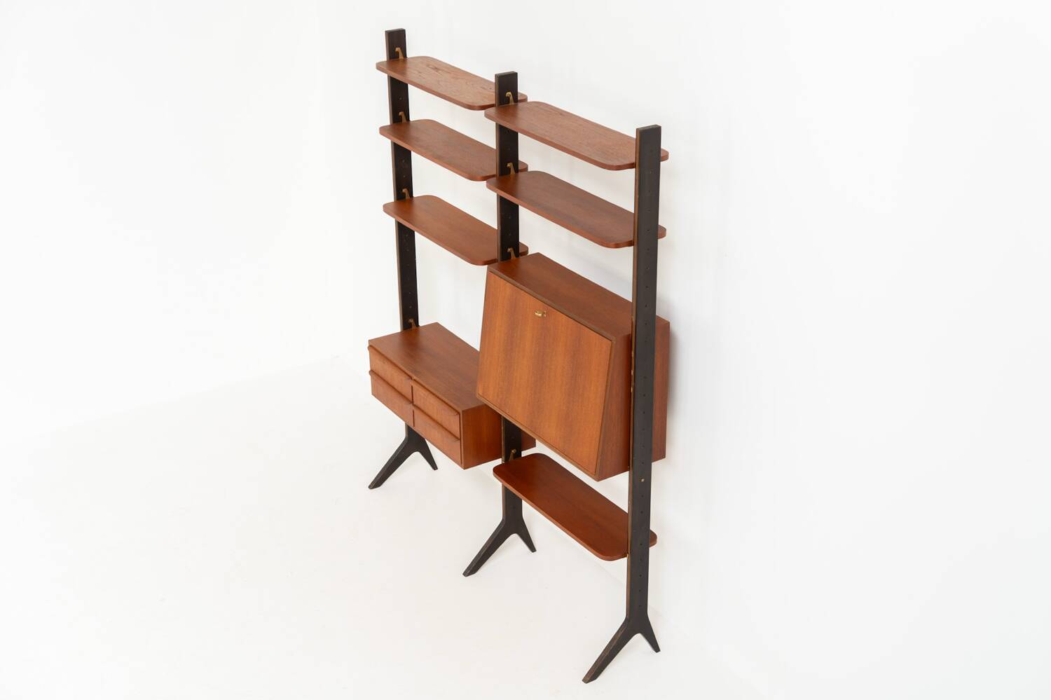 Elément mural modulable / séparateur de pièce en teck (Suède, années 1950).