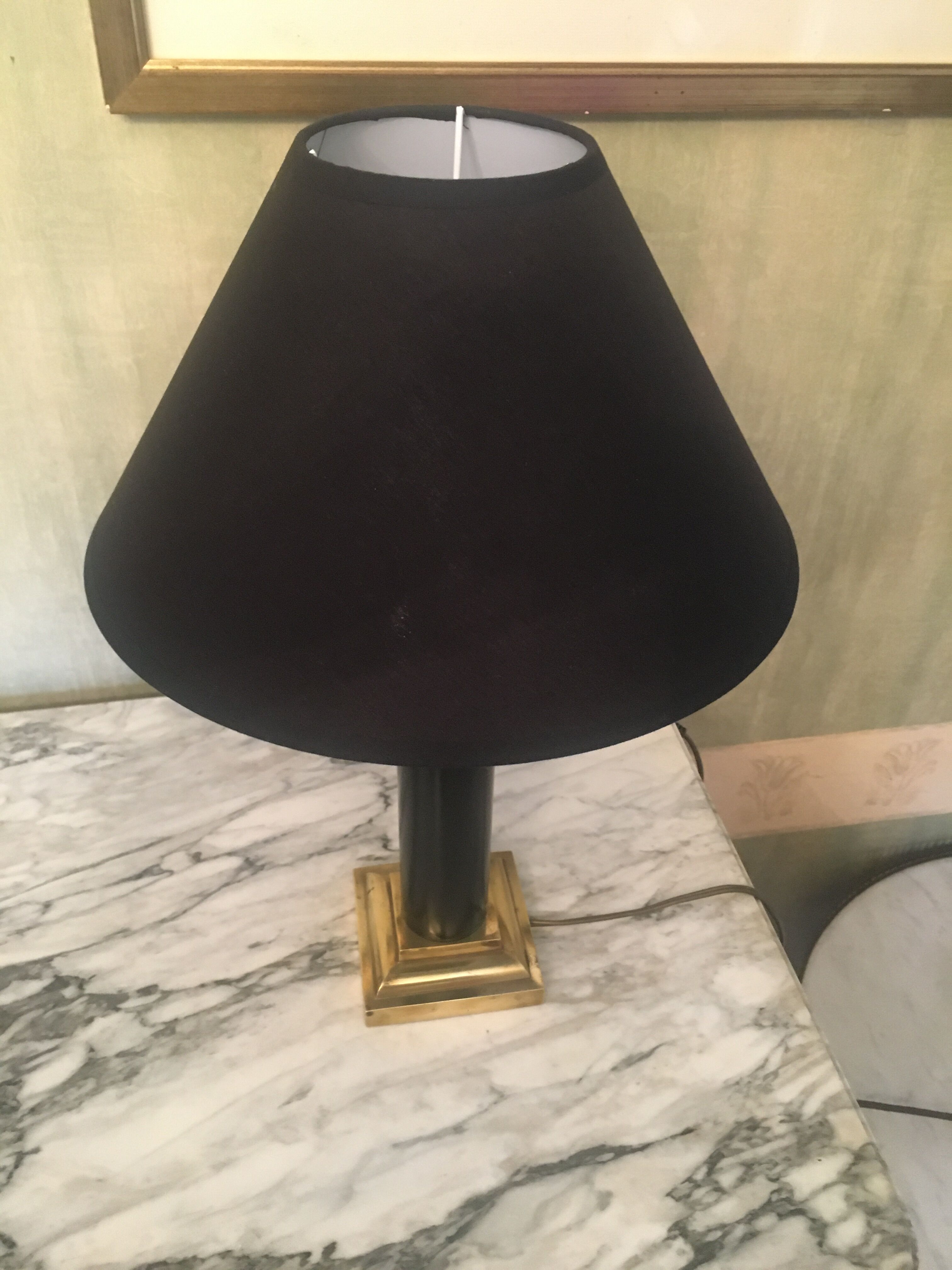 Lamp with brass foot