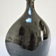Vase bouteille grès émaillé noir par Roland Zobel