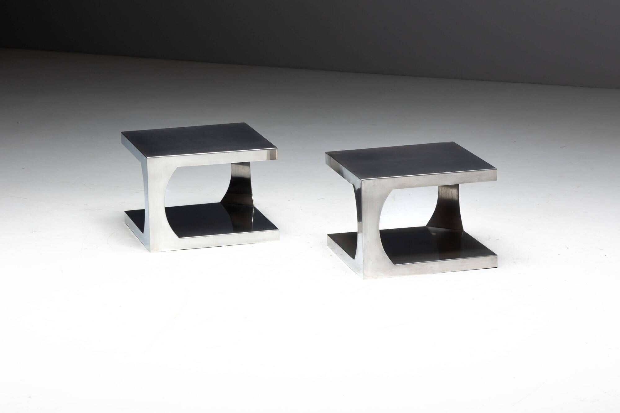 Tables d'appoint modernistes en aluminium, Italie, années 1970