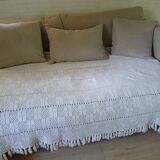 Old crochet bed cover/plaid