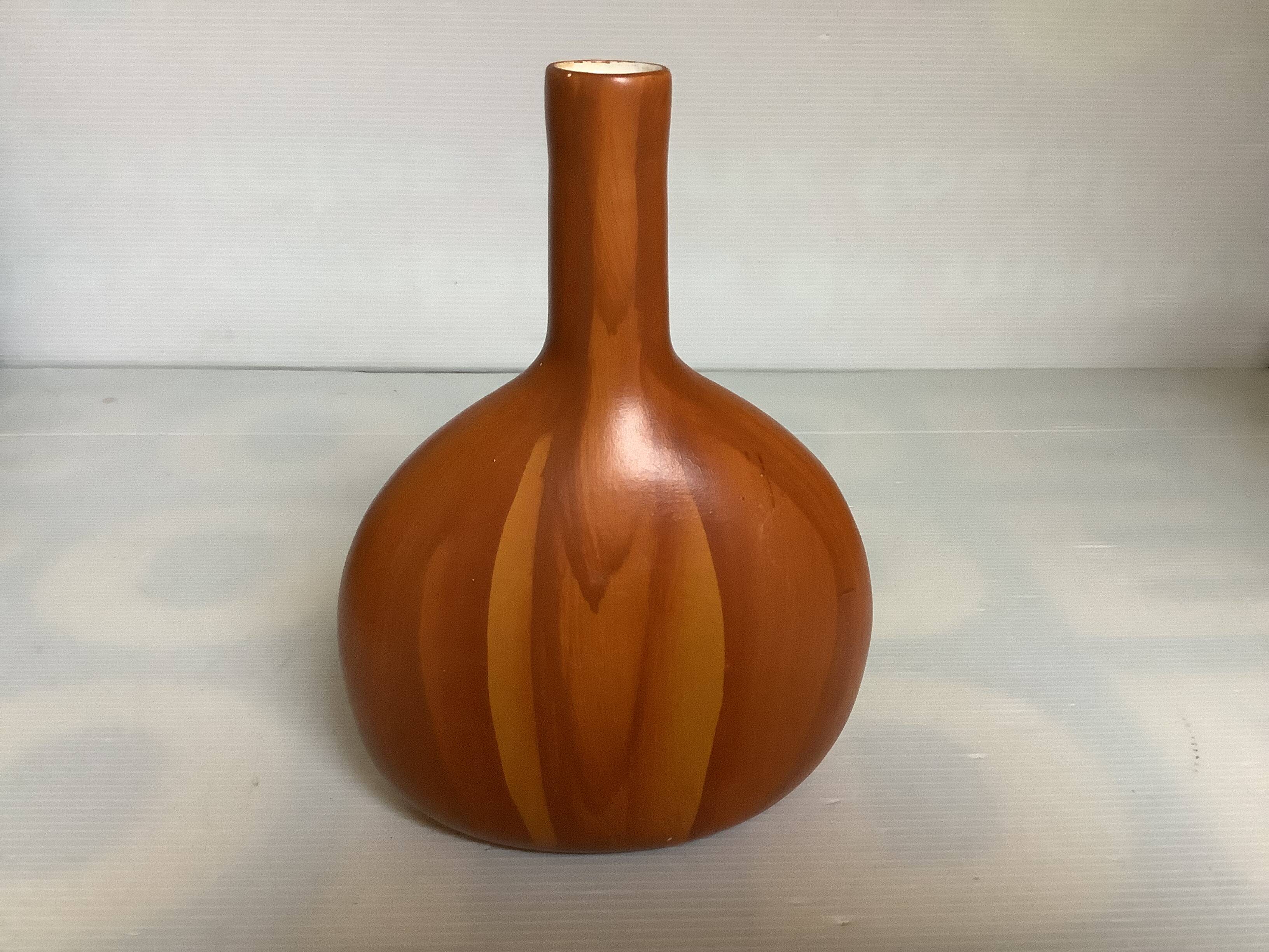 Imitation wood bottle vase