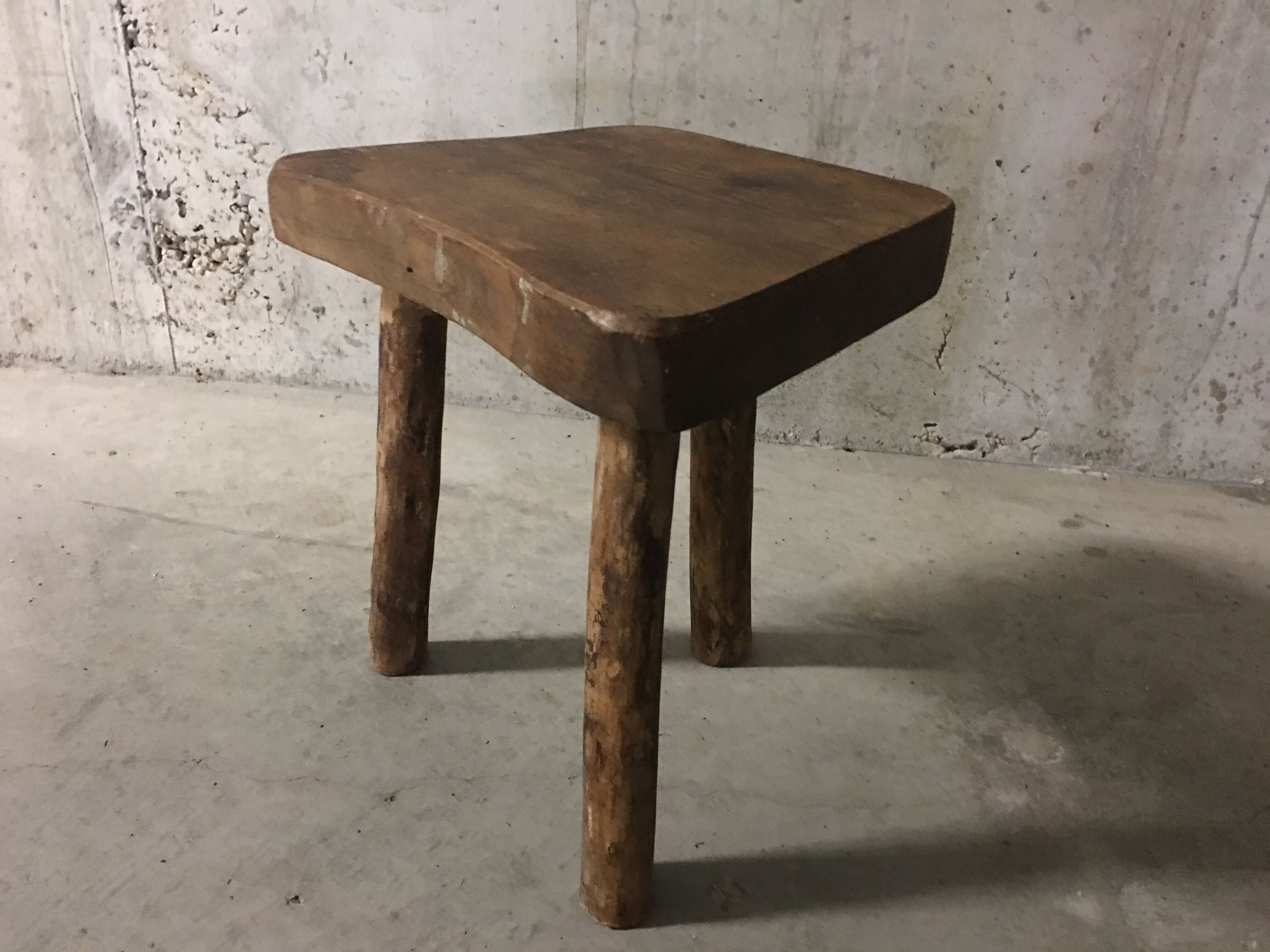 Farm tripod stool