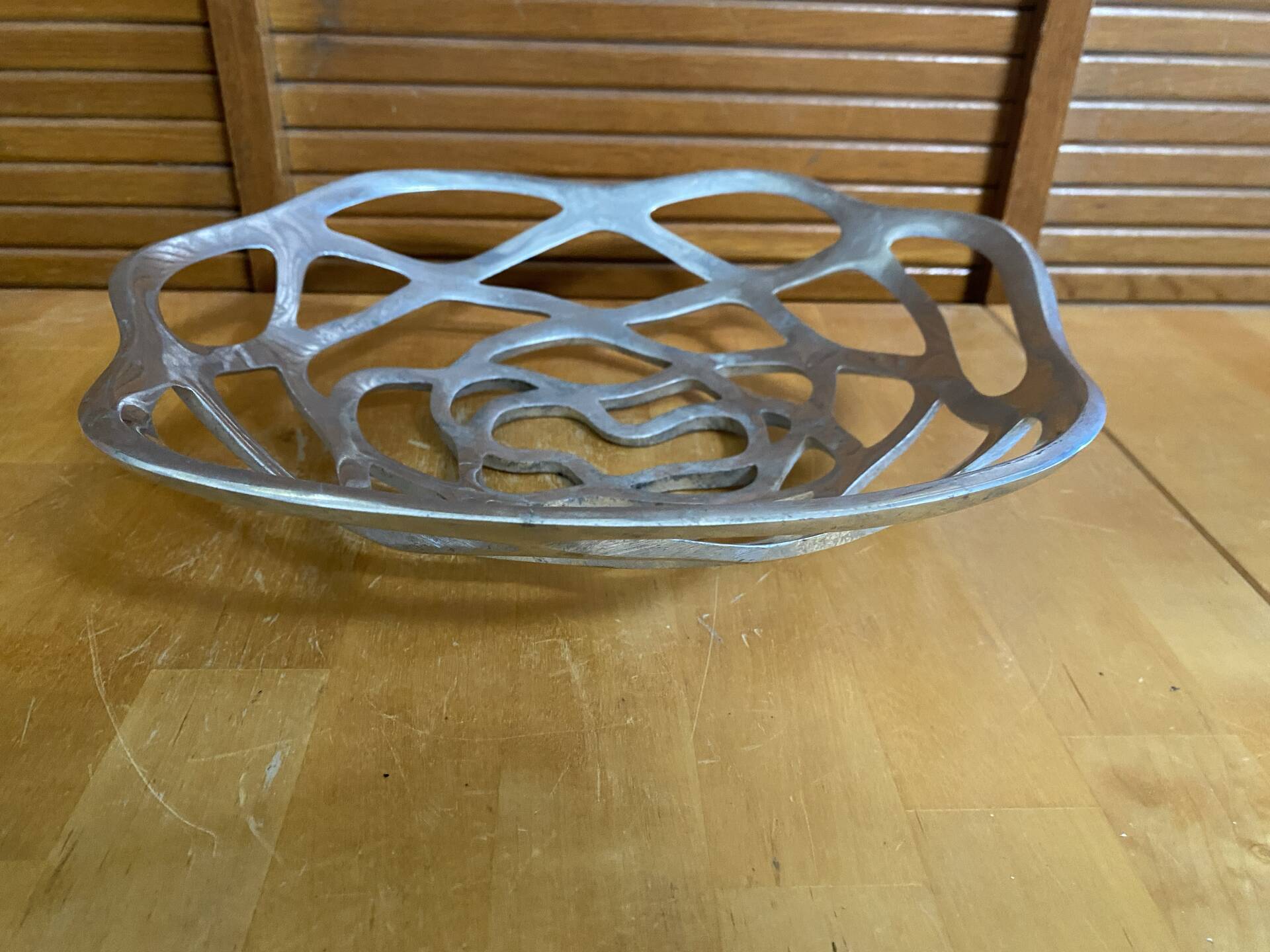 Vintage Style Aluminium Centrepiece Bowl #E406