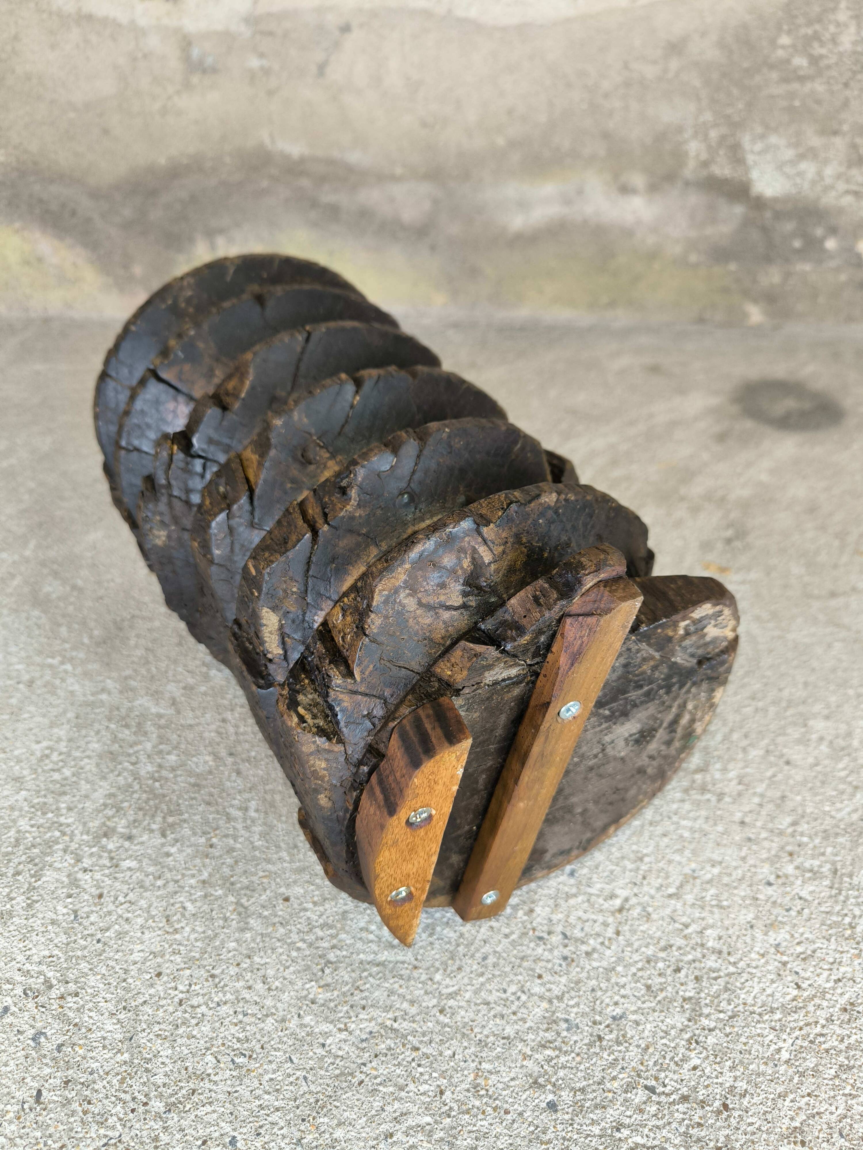 Small vintage press screw saddle