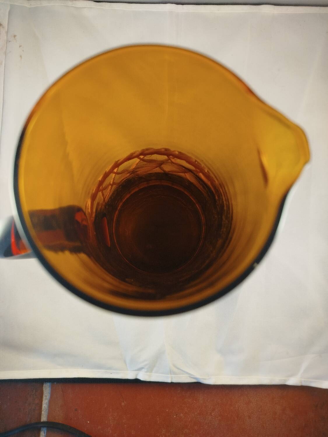 Carafe and 5 glasses set, amber glass and woven wicker, bohemian chic