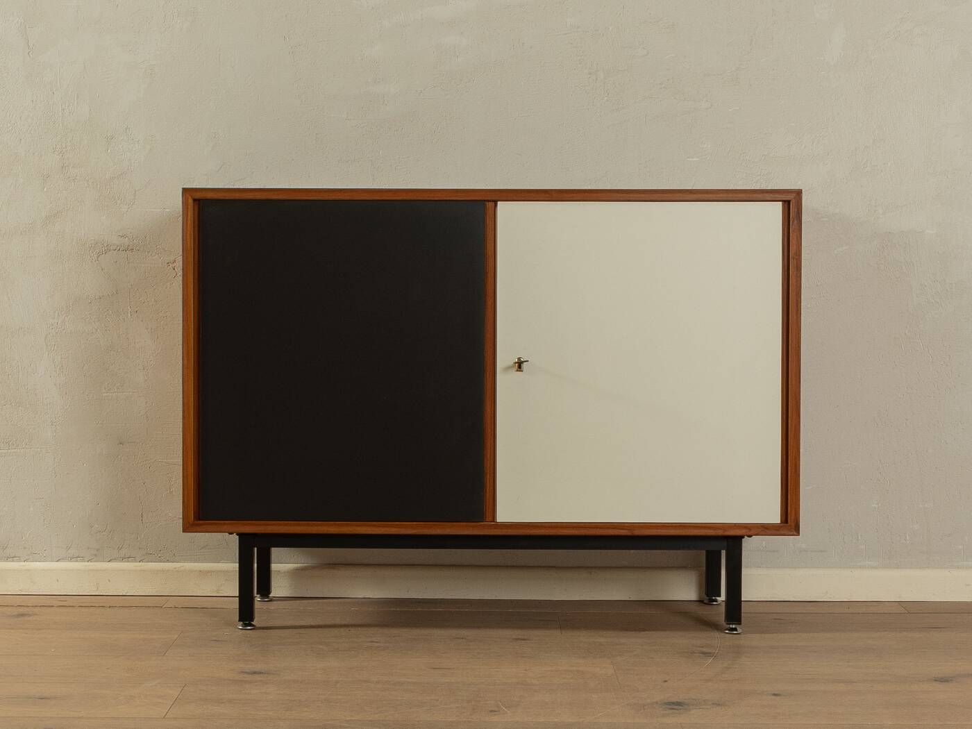 1960s Dresser