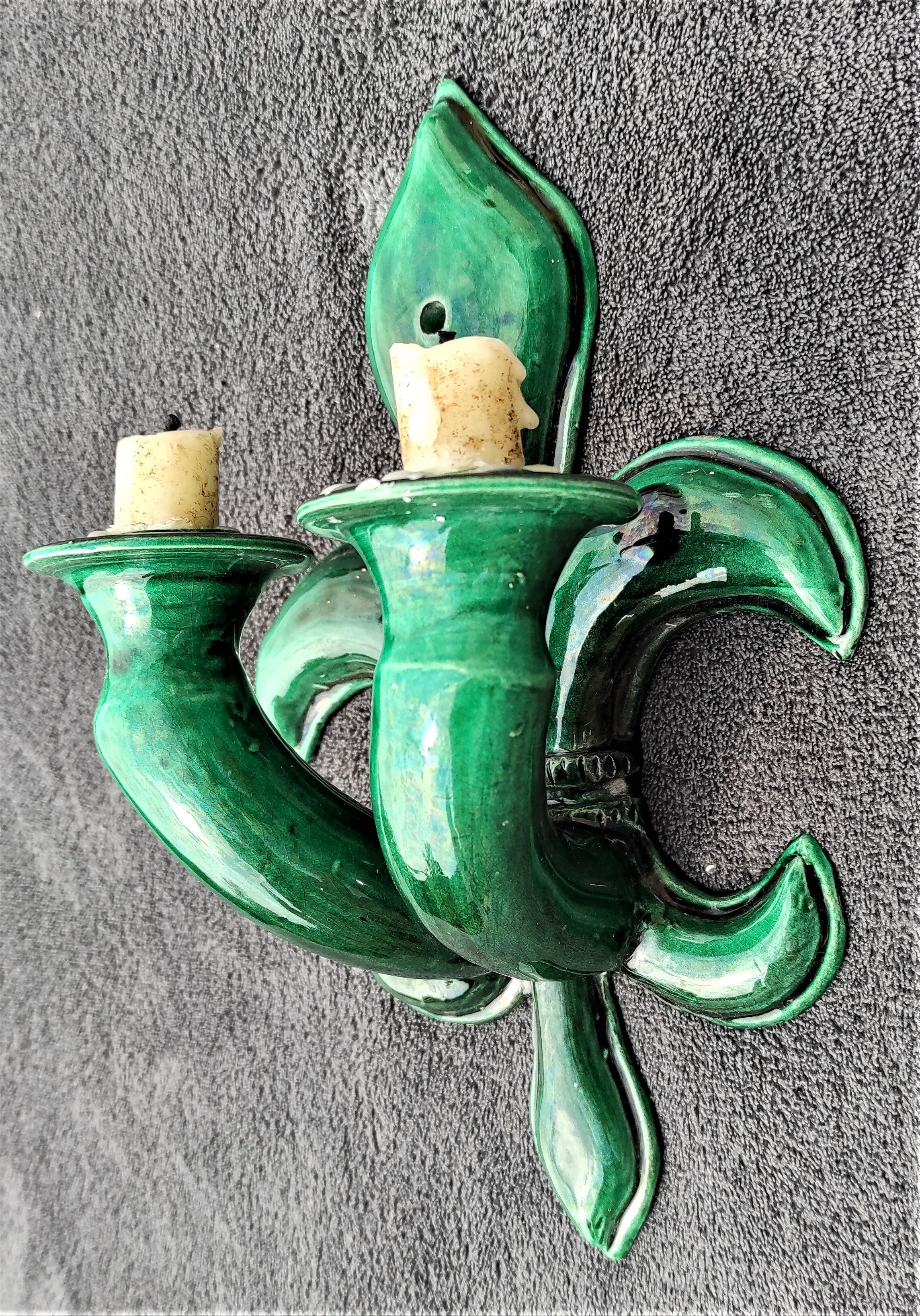 Sconce candlesticks fleur de lys in green ceramic