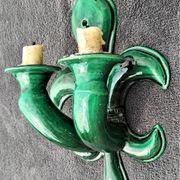 Applique bougeoirs fleur de lys en céramique verte