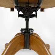 American swivel office armchair in oak, with leather seat, USA, Circa 1900