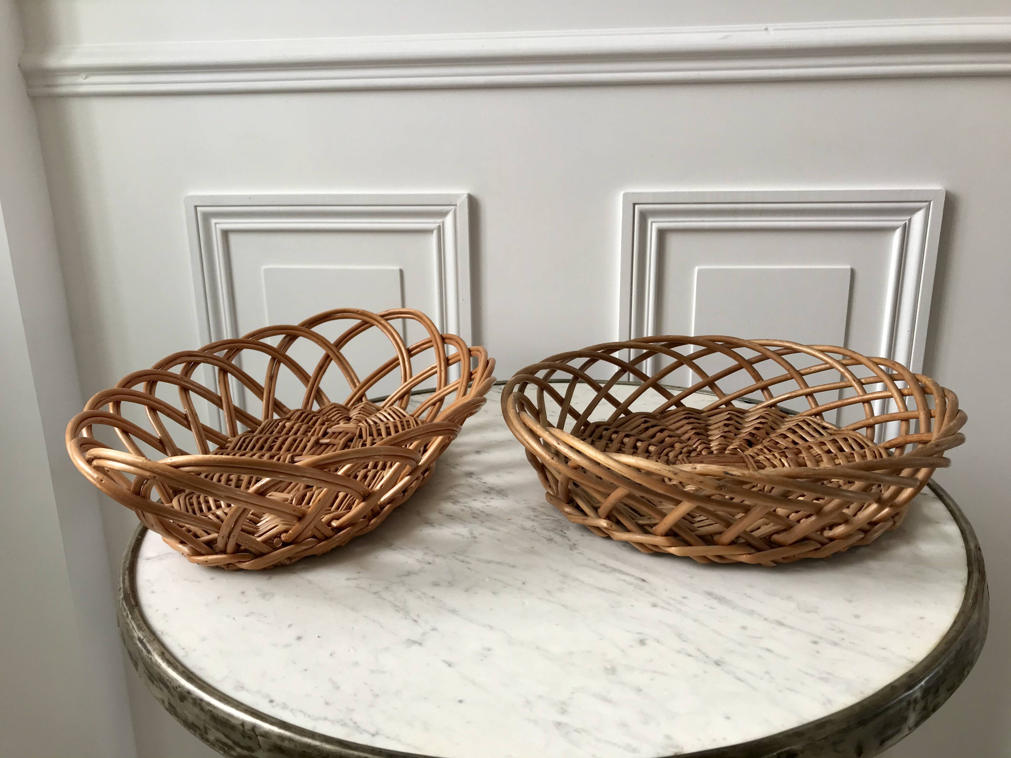 large oval rattan basket vintage 60s-70s