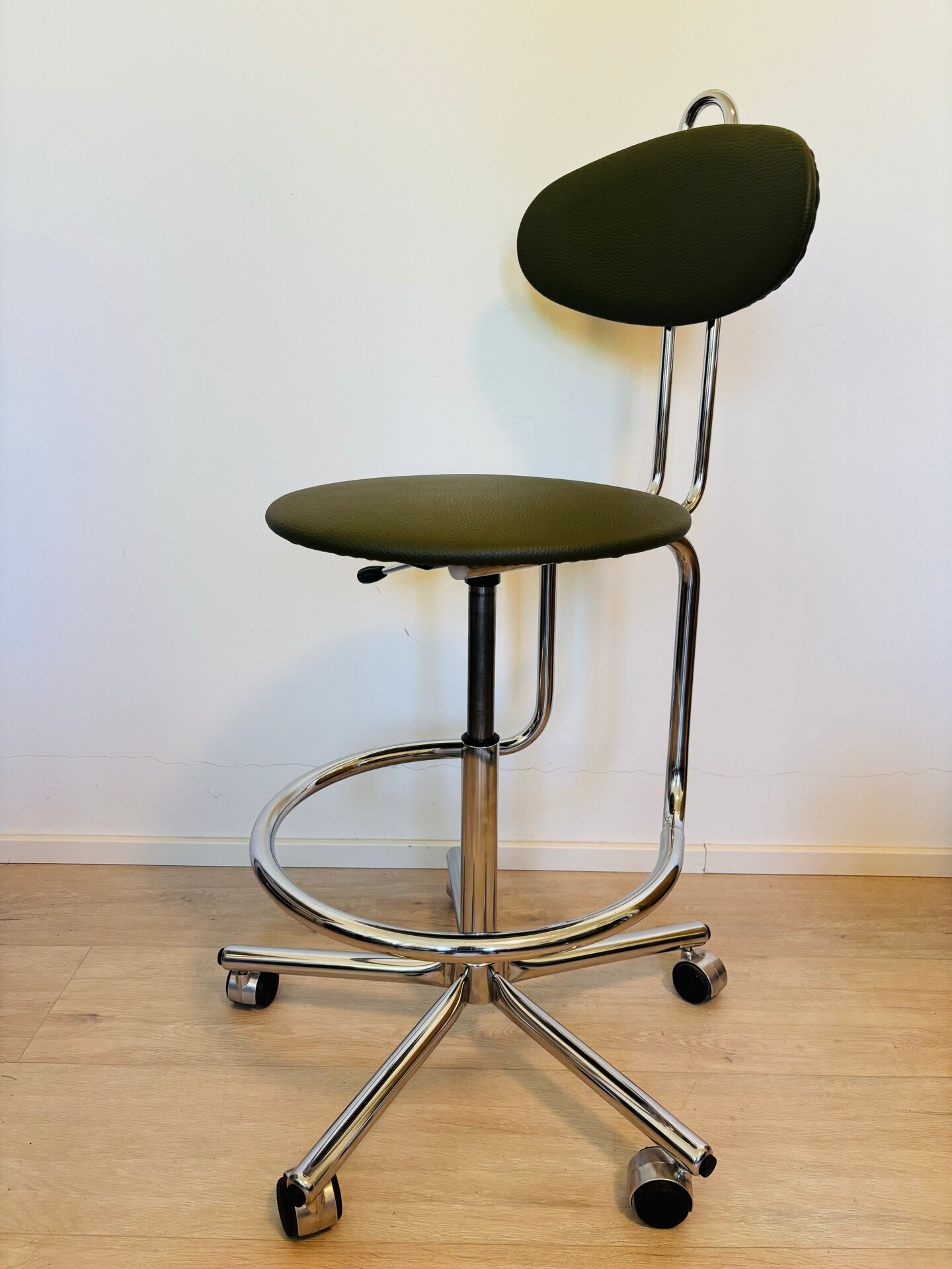 Vintage office chair fully restored by Kovona, Czechoslovakia, 1970s.