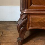 Armoire style rocaille en noyer