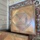 Table basse et bouts de canapés de style Louis XIII en parquet