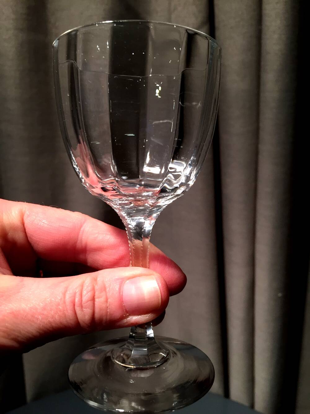 Set of 5 faceted crystal liqueur glasses with pearl legs