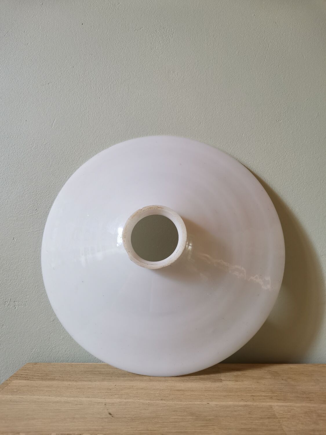 Lampshade in opaline vintage white glass