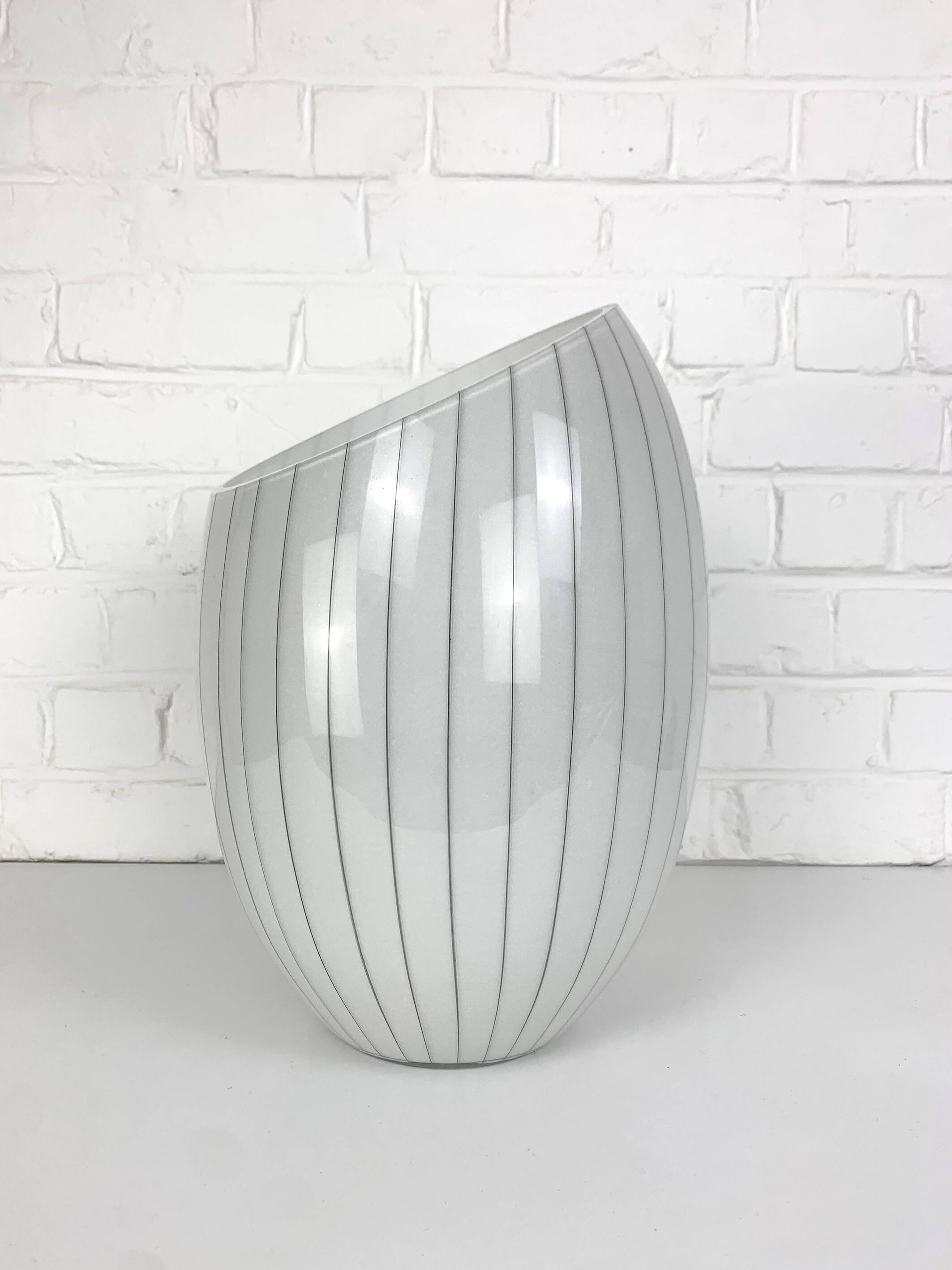 Large Murano glass table lamp with lined pattern 1950-60