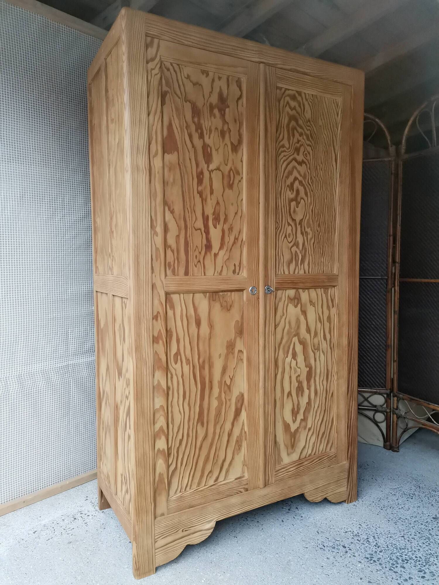 Parisian wardrobe in pitch pine