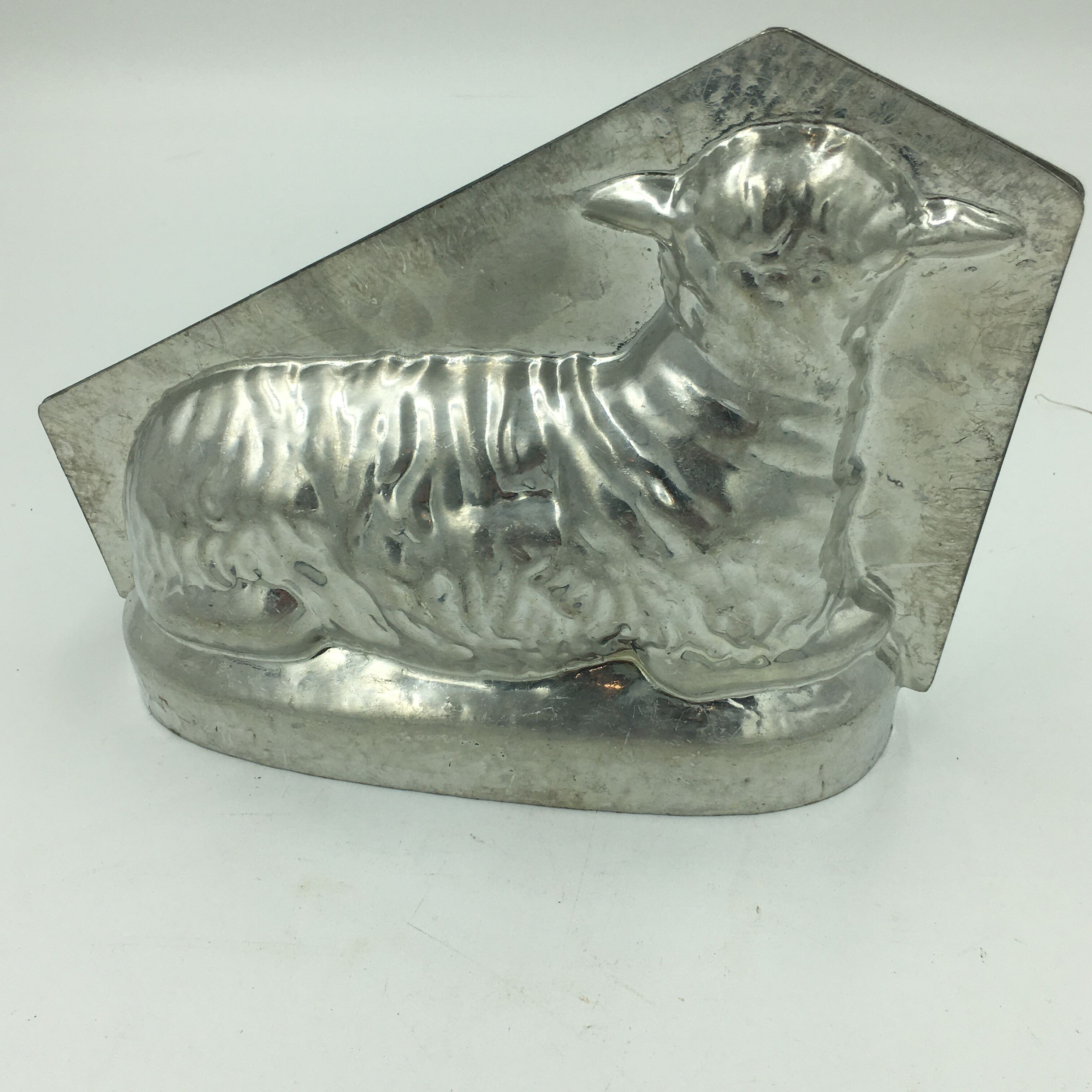Pascal lamb ice mold