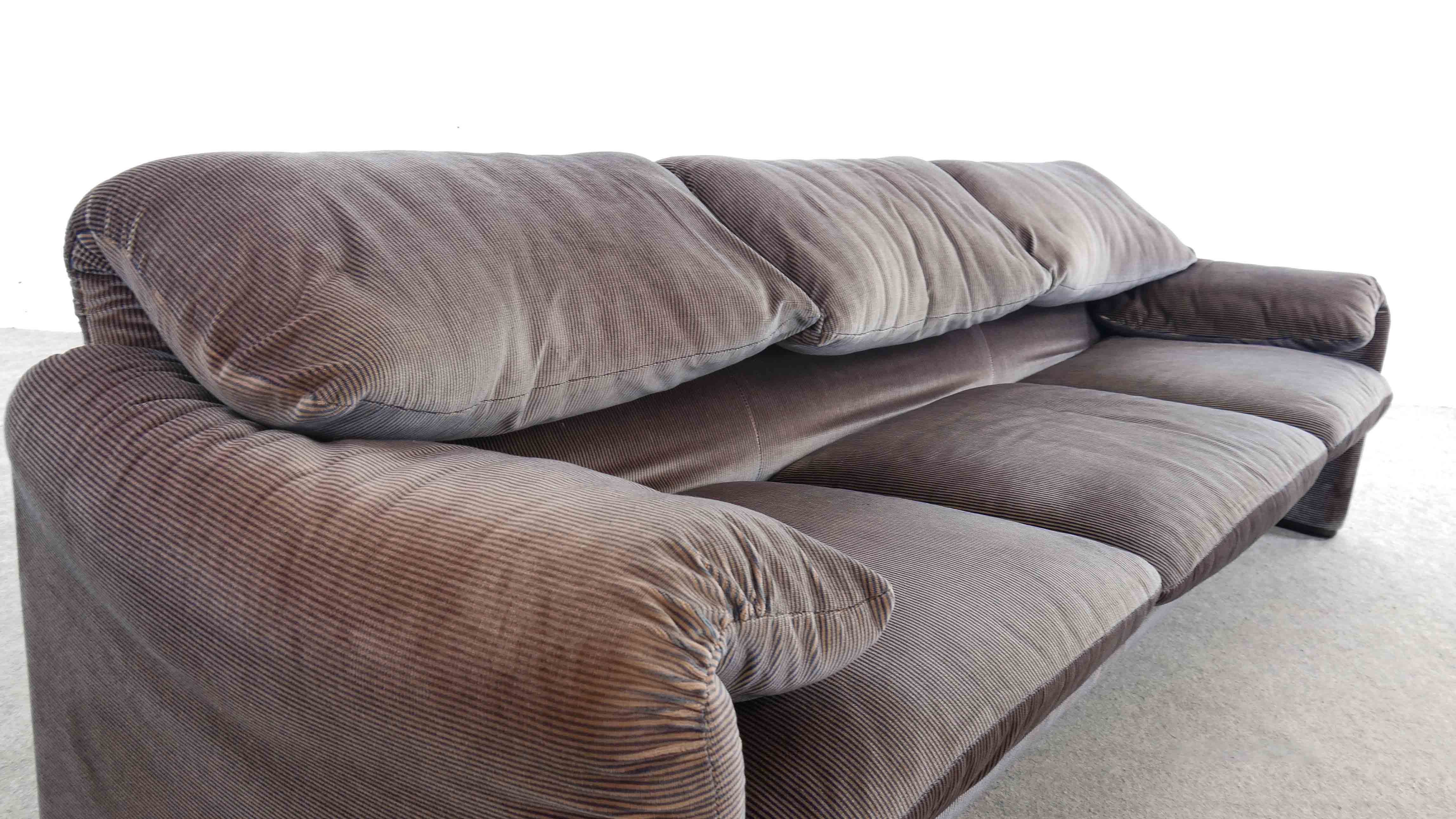 Maralunga 3-seat sofa by Vico Magistretti for Cassina, Italy