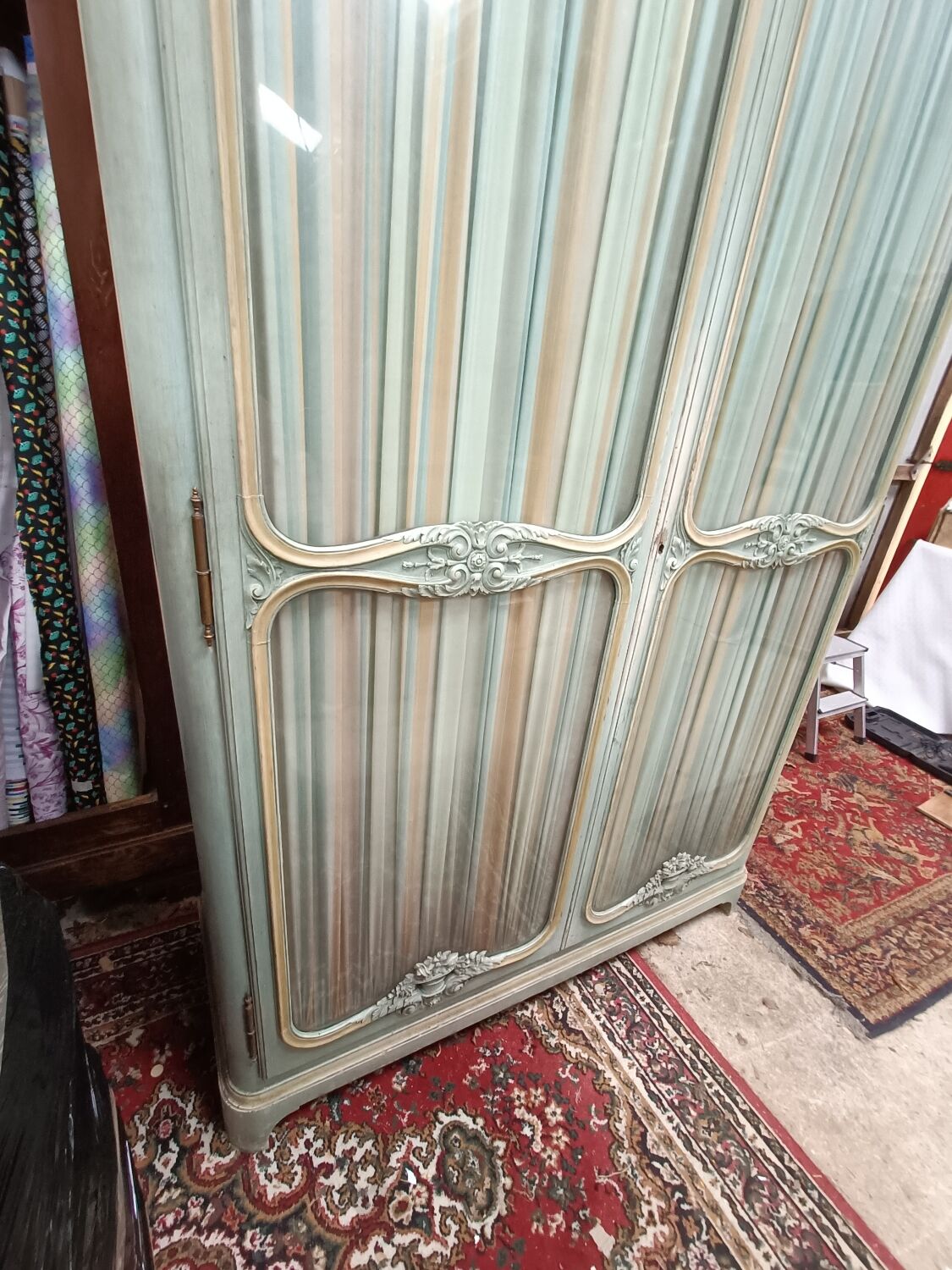 Classic wardrobe, 2 glass doors and interior mirrors