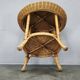 Ensemble de salon en rotin et osier italien des années 1950, quatre fauteuils et une table.