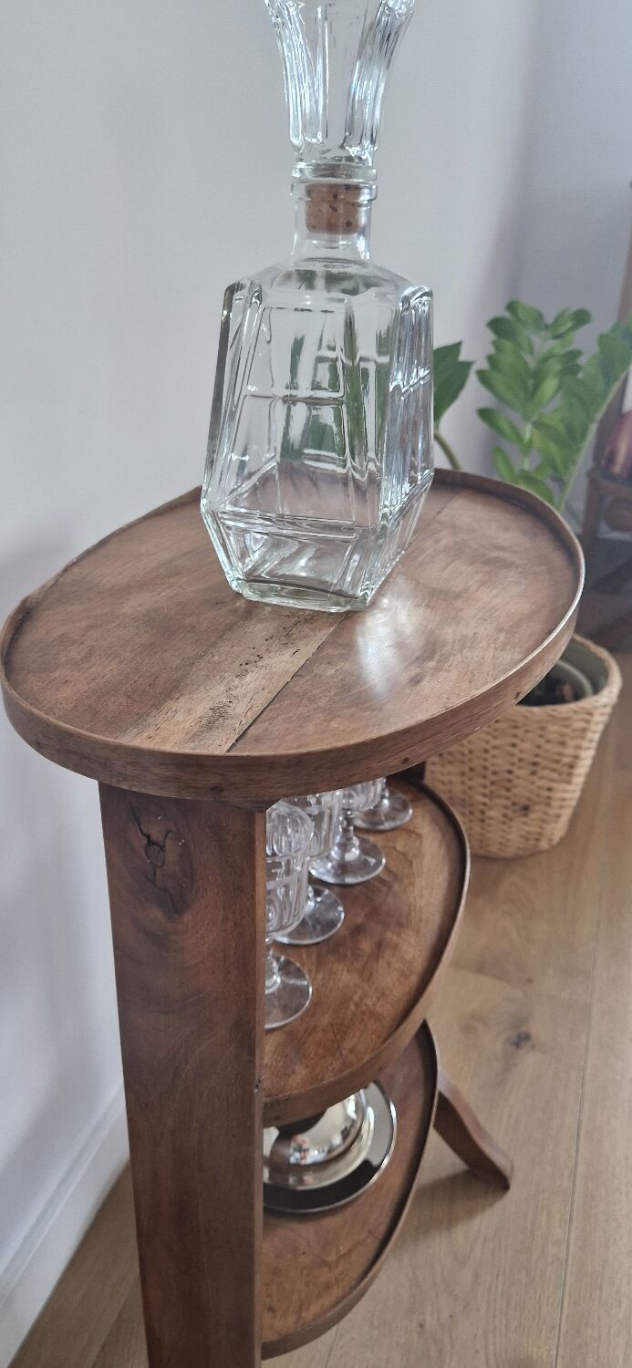 Antique walnut pedestal table furniture