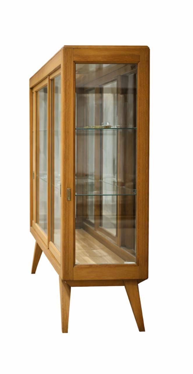 Vintage wooden display cabinet - Scandinavian style