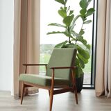 Fauteuil vintage en boucle vert sauge, design milieu de siècle, fauteuil en bois