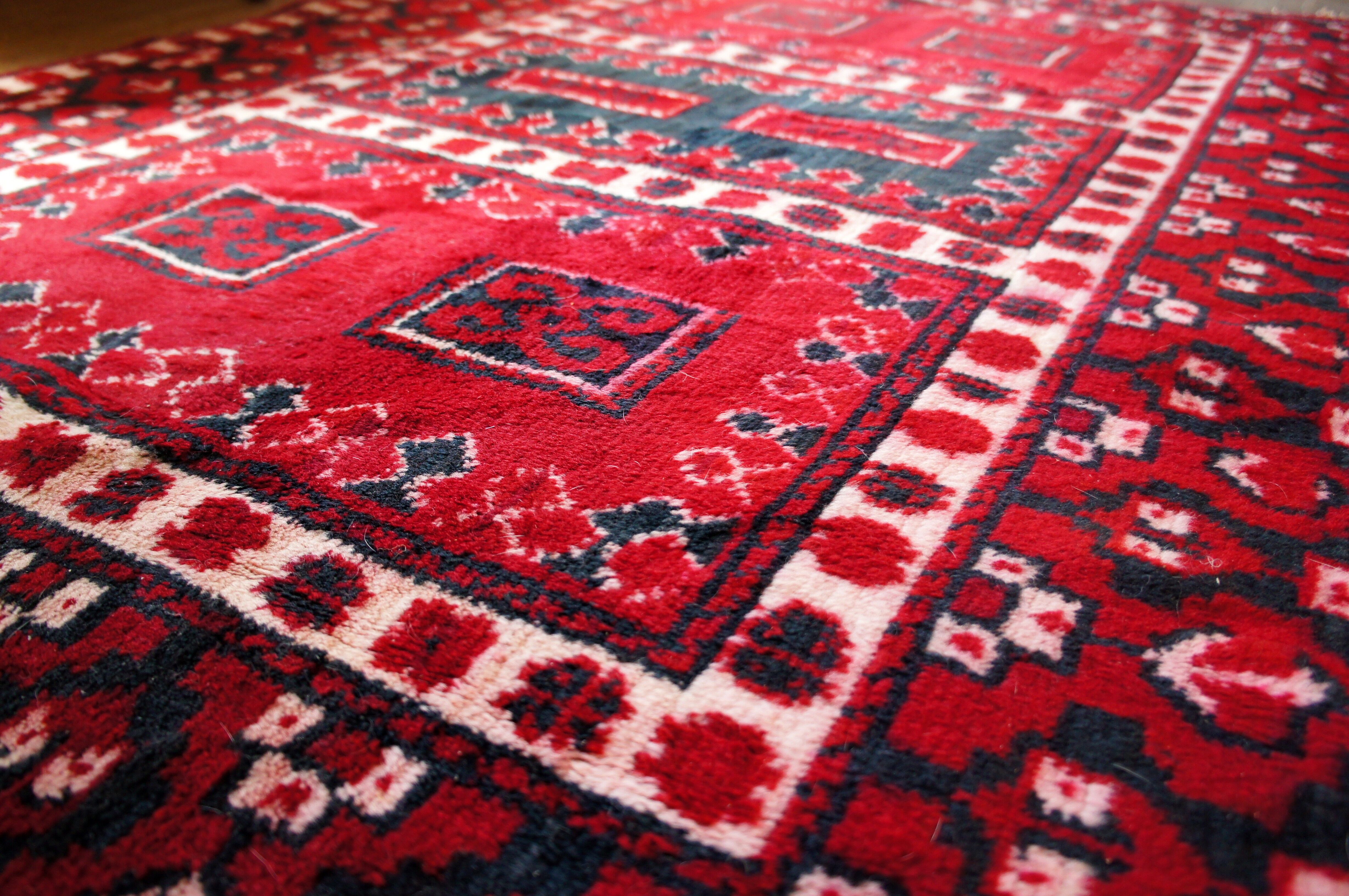 Pure velvet carpet combed wool 165 cm x 118 cm