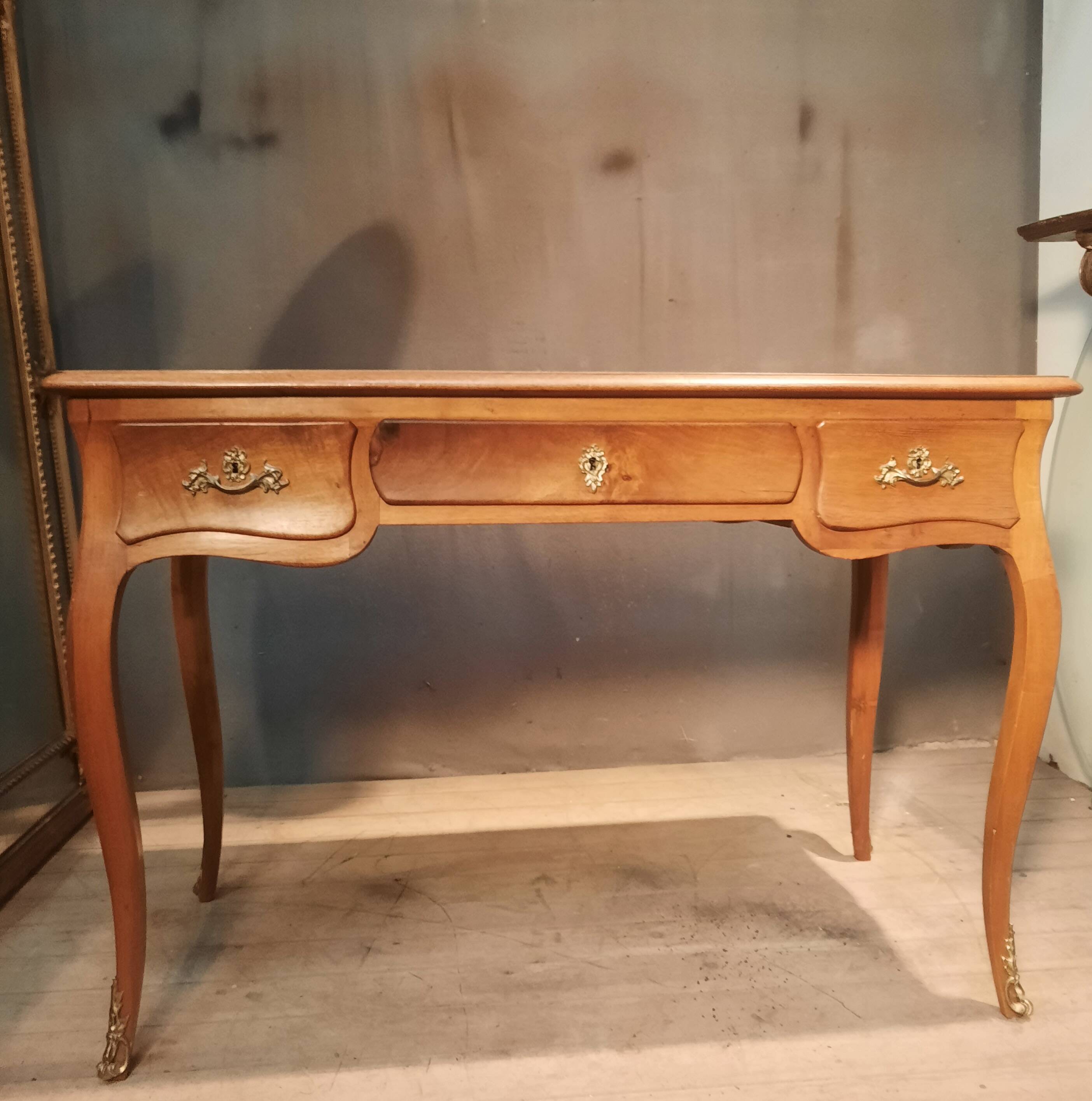Flat desk in solid cherry wood, Louis XV style.