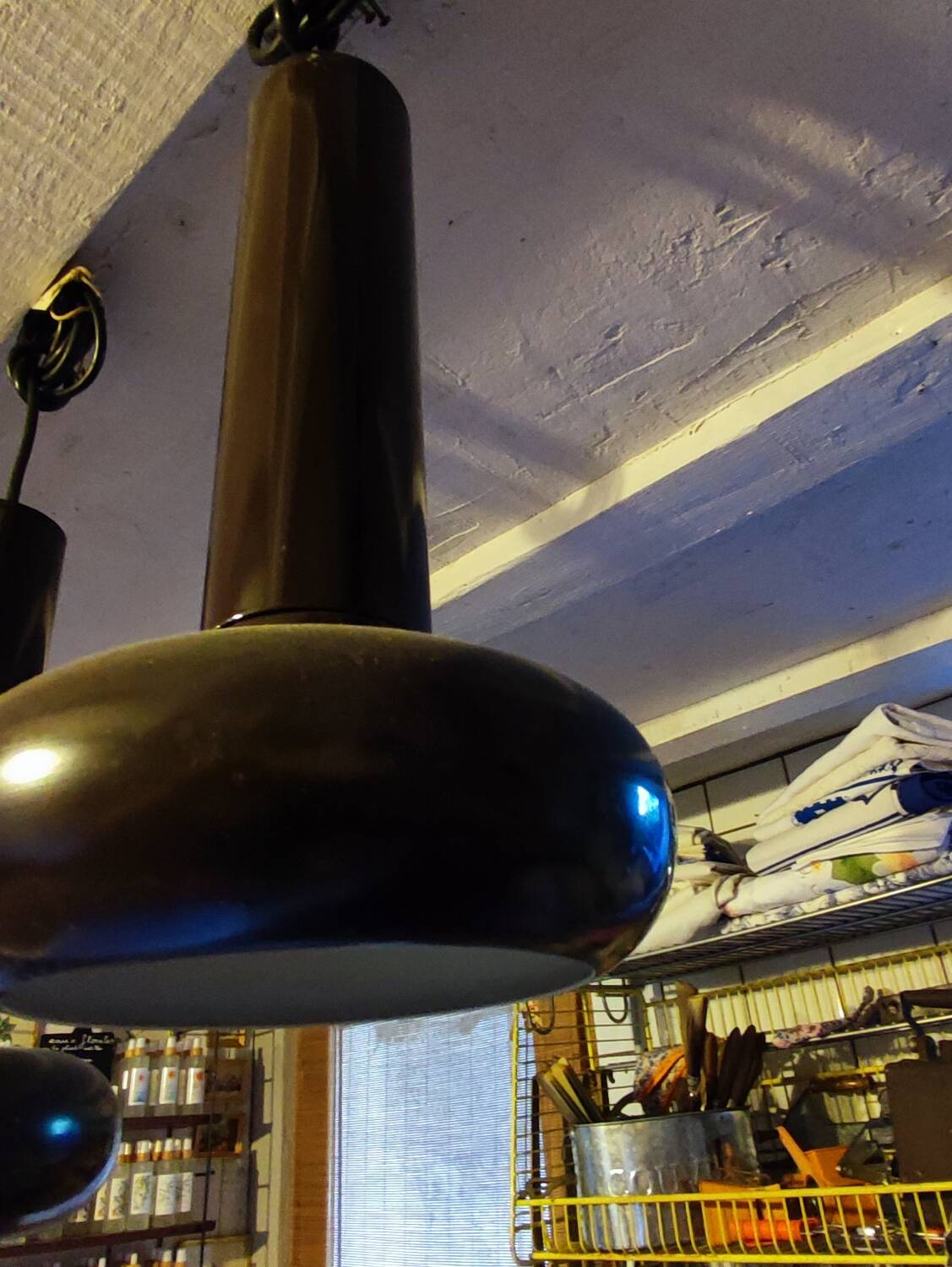 Space age, 3 brown Lita pendant lights