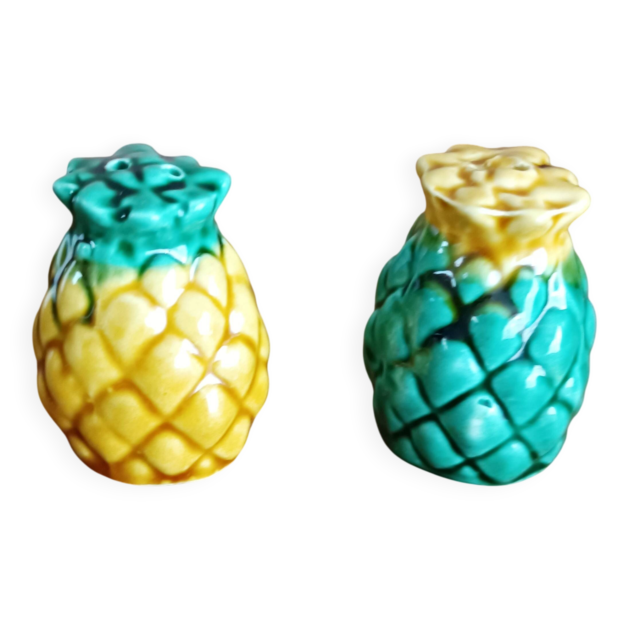 Pineapple salt and pepper shaker duo in slip