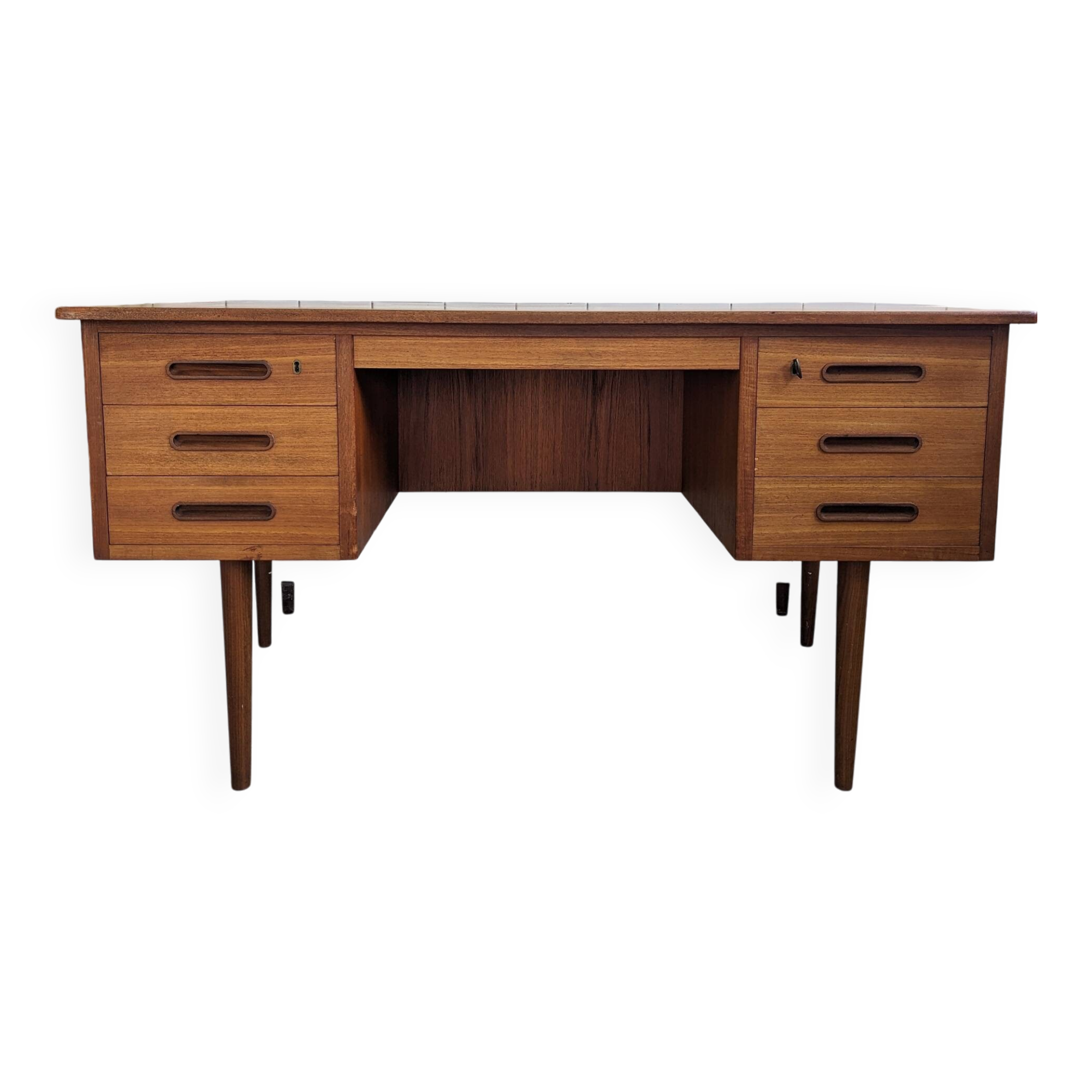 Scandinavian 'double-sided' desk