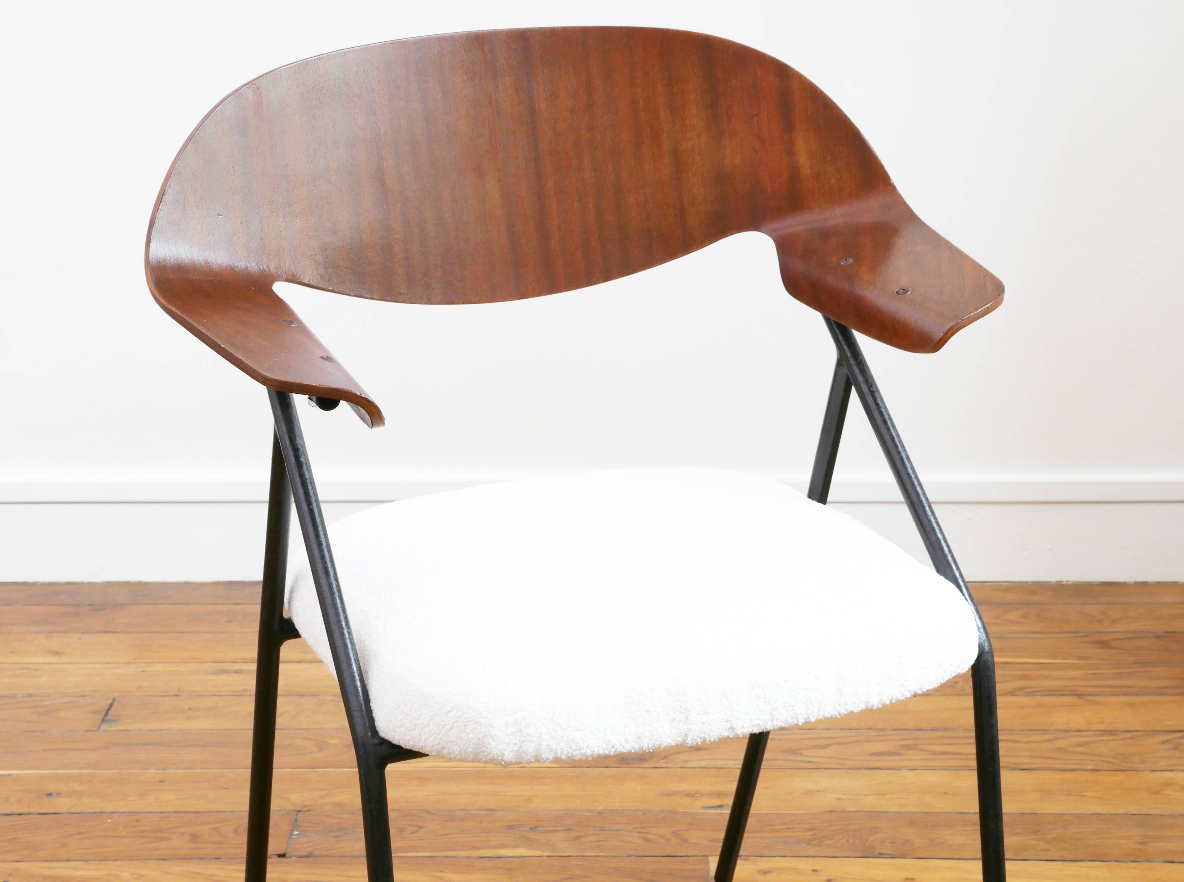 Armchair – Robin Day – Model 675 – Airborne – Restored