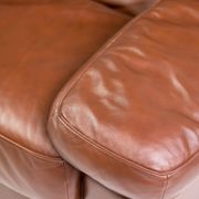 Royal 2-seater canapé premium Poltrona Frau Petronio upholstered in down and chestnut leather.