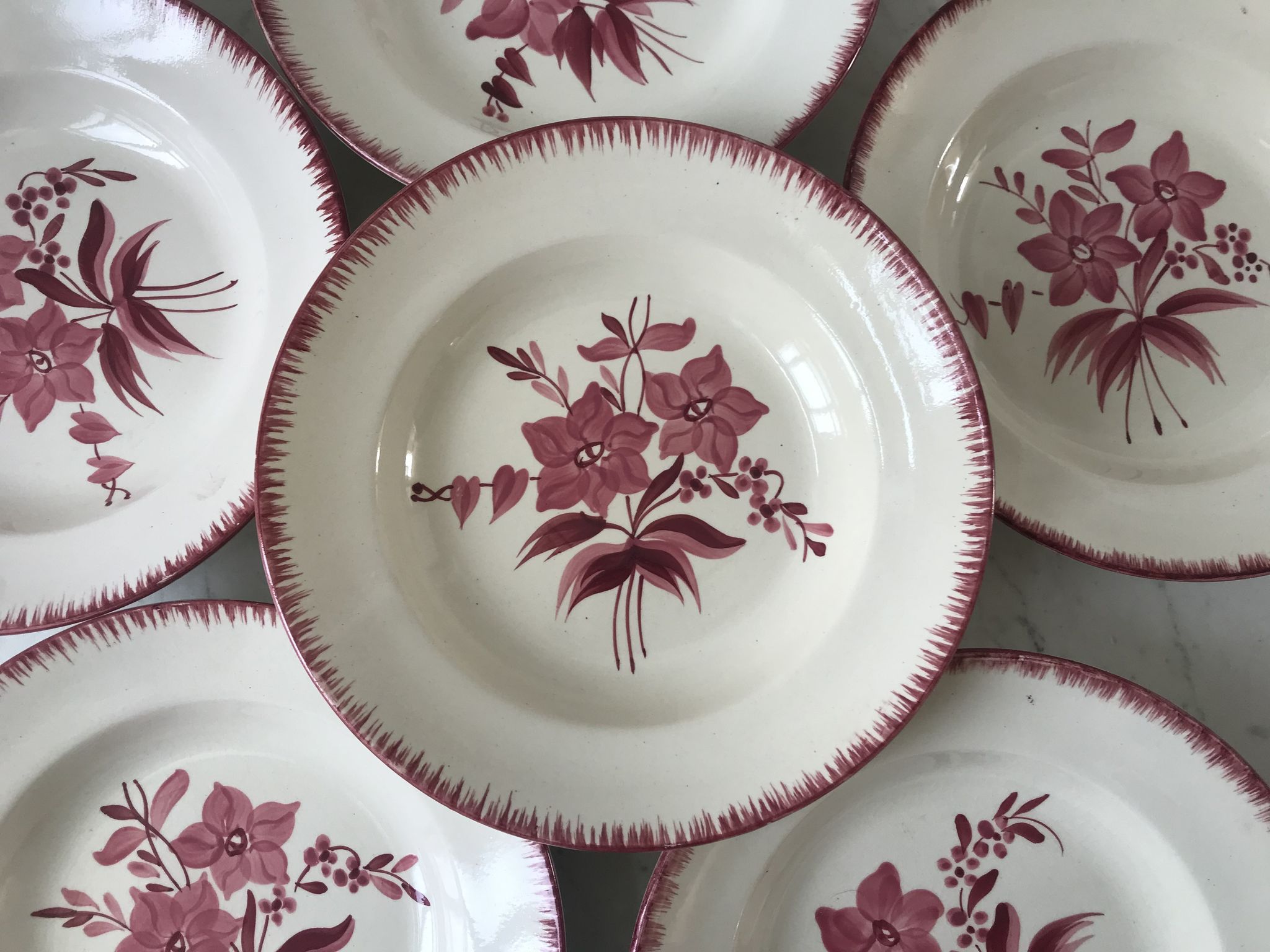 lot de 6 assiettes creuses Longchamp roses années 30-40
