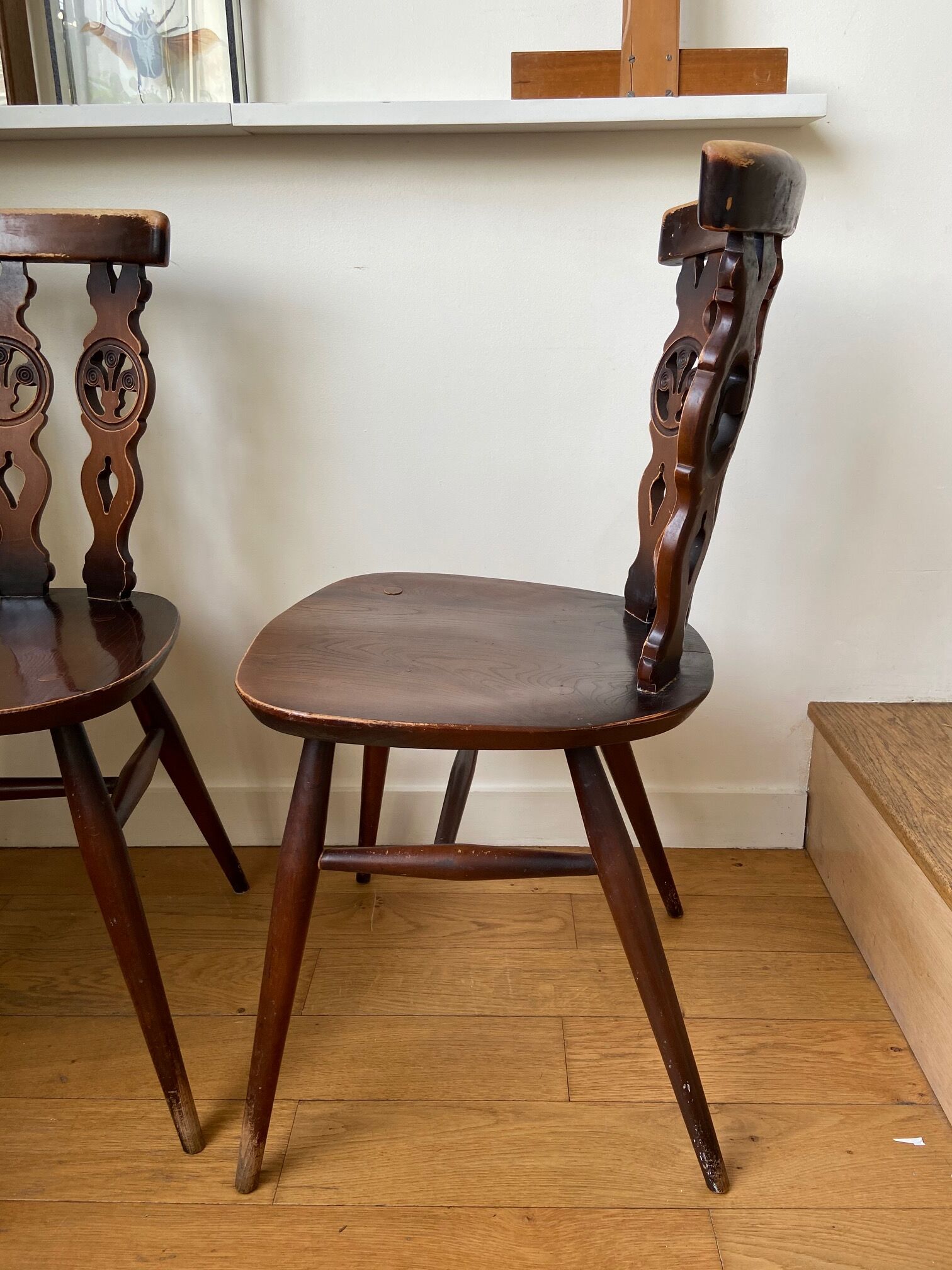 Paire de chaises en bois "Ercol"